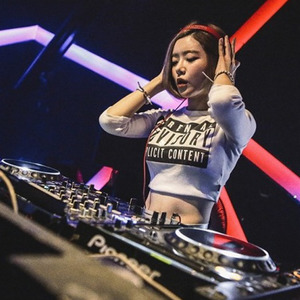 Beautiful and Sexy (DJ Soda Remix)