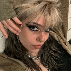 Başım Öne Eğik (Explicit)