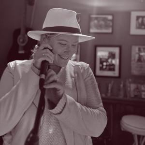 Dog Eat Dog World (feat. Fiore Bird) (Explicit)