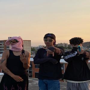 Traigan Putas (Explicit)