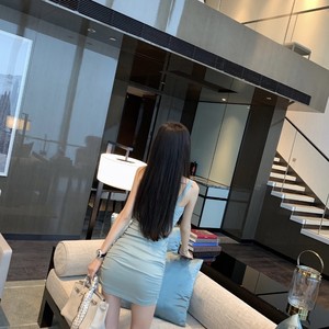 我突然很想和他远走高飞