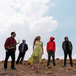 Let Me Be (feat. Emi Olazar, Lucero Sarambi, Starky Villagra, Diego García, Sir Waltah, Marcelo Ortigoza & Loopnatic) (Live Session)