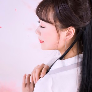 只有情永在 (伴奏)