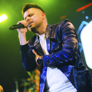 Quiereme Así (En Vivo)