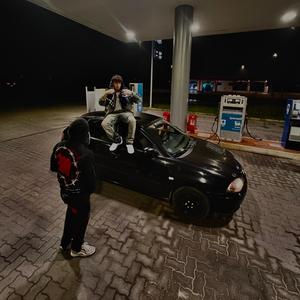 KINGS (feat. Foden & Maclam)