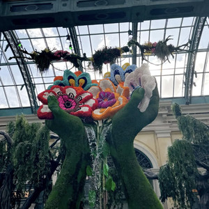 pretty girls listen to reese (Explicit)