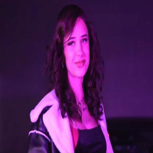 ONA TAŃCZY (Explicit)