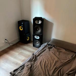 KRYPTONITA (feat. Lahai) (Explicit)