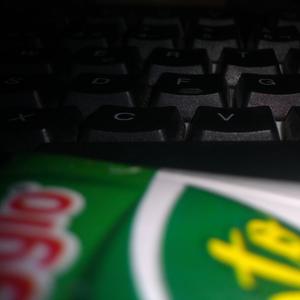 shrug (feat. pablowo) (Explicit)