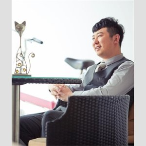 被伤过的心还可以爱谁-歌里飞