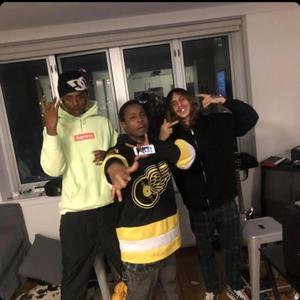 PULL IT(feat. Moe Jackson) (Explicit)