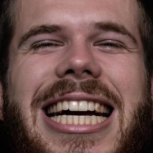 MOAB (feat. Roswein) (Explicit)