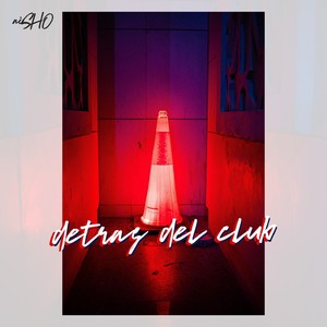 Detrás del club