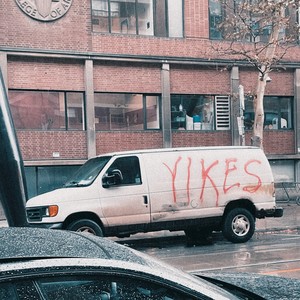 stuck in the middle (Explicit)