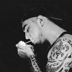 Posé dans la mélo (Explicit)