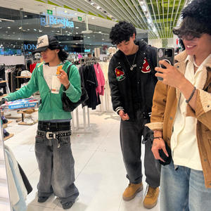 ROJO VINO (feat. Weri & DiPPER) (Explicit)