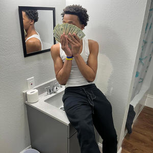 It can go down (feat. BabyJah Cbfw) (Explicit)