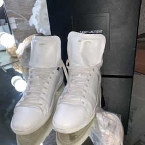 YVES SAINT LAURENT (Explicit)