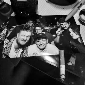 Nieme si (feat. Luutmaler & Midi Waves) (Explicit)