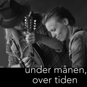 Under månen, over tiden