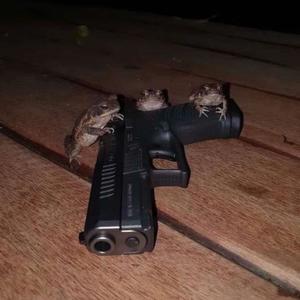 can't feel it (feat. yungicystar & hellablurry) (Explicit)