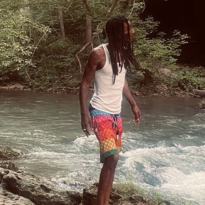 Hope U Dress Extravagent (feat. A.T) (Explicit)