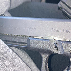 Banging Dat Pin (feat. YoungHxxper) (Explicit)