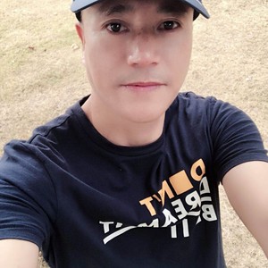 雪花飞过那枝梅