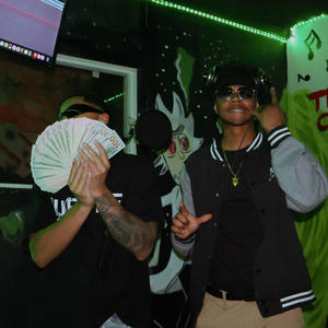 Cali Vybz (feat. DAv!) (Explicit)