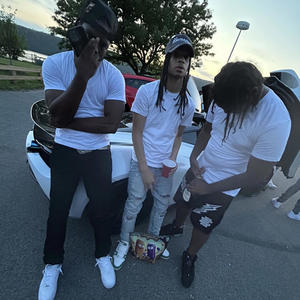 MANUEVER (feat. KAPP & B Rose) (Explicit)