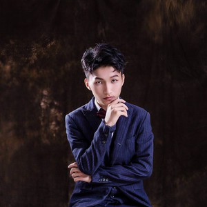 我还年轻 (伴奏)