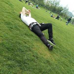 给亲爱的她 (伴奏)