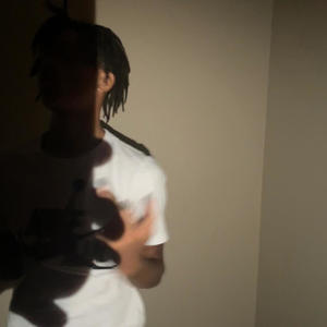 YVNGXWORLD (feat. yvngxro) (Explicit)