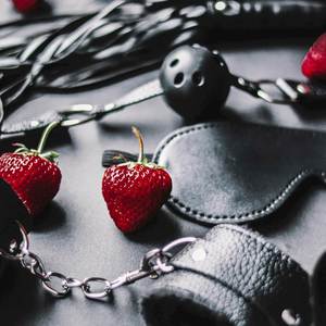 Beat It Up (feat. WildVelvet) (Explicit)