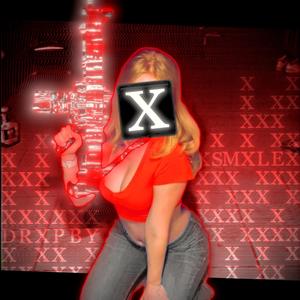 OFF THE LEASH! (feat. SMXLE) (Explicit)