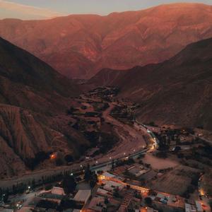 9 RAZONES (feat. Fafu)