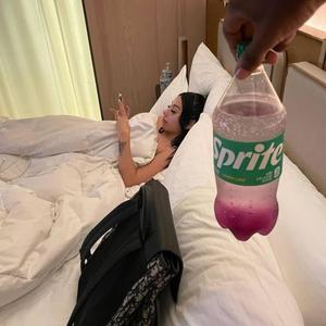 fly (feat. Vricxy) (Explicit)