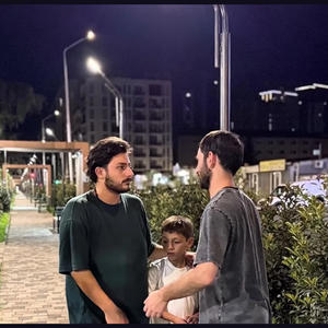 მე მაბედნიერებს/Me Mabednierebs (feat. Petto & Gio) (Explicit)