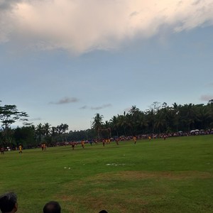 Tangan keatas