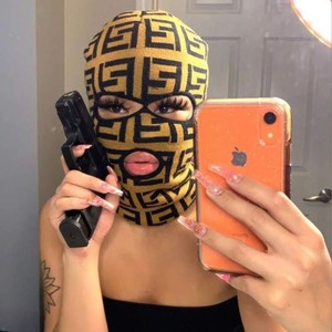 NO FEATURES (Explicit)