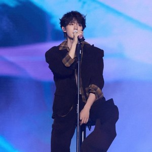 爱我还是他 (Live)封面