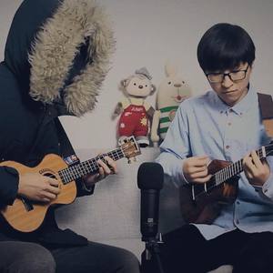 浪漫吉他二人组-把悲伤留给自己（尤克里里）