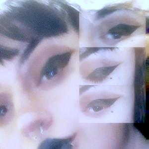 eyeliner (Explicit)