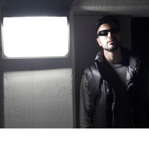 DJ