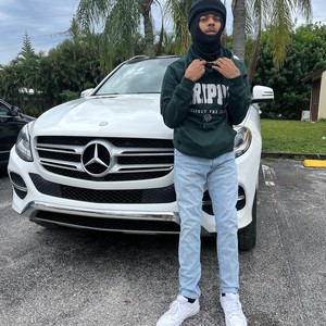 SwitchThacrowd (RUFF RIDER /RIO FLOW) (Explicit)