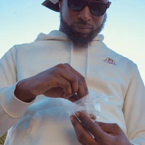 36 Yungan - Litt FR (feat. Koly P) (Explicit)