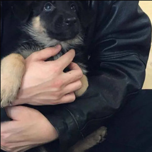 时间一直转动就像是她跟我是时间