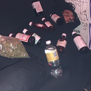 **** HOW THEY FEEL(feat. XANTU) (Explicit)