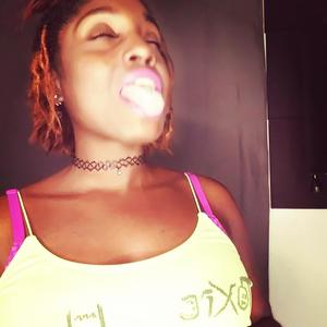 I'm Not Me (feat. 3T3N)