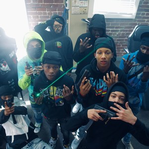 Who R You (feat. Topopp3r) (Explicit)